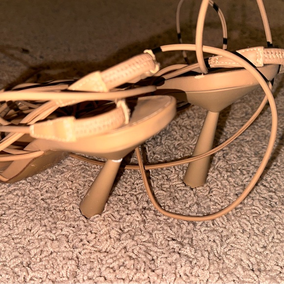 GIA/RHW ROSIE 6 RUBBERIZED LACE-UP SANDALS IN BEIGE Size 38 - Picture 6 of 7